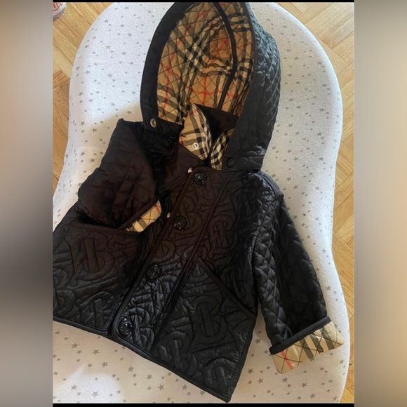 Burberry infant jacket, size 6 months old. - Picture 2 of 7